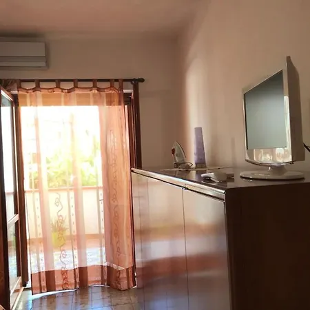 Emily Holiday home *